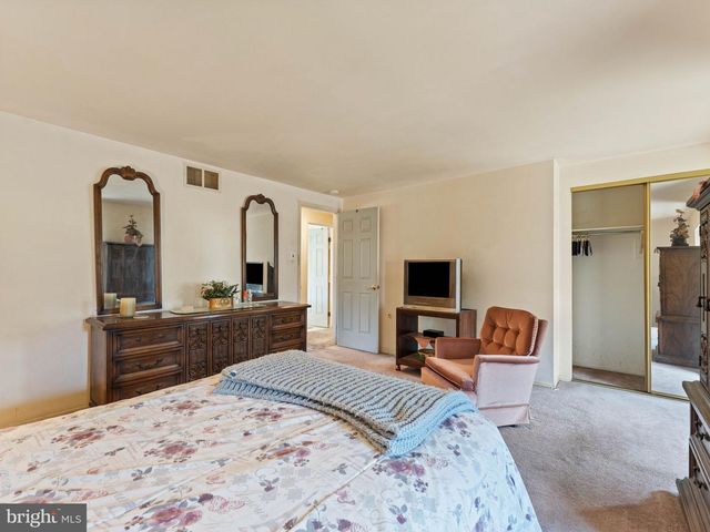 409 N OTTER BRANCH DR, Glendora, NJ 08029