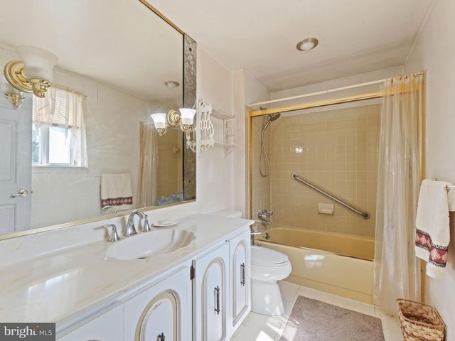 409 N OTTER BRANCH DR, Glendora, NJ 08029