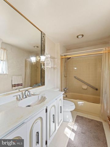 409 N OTTER BRANCH DR, Glendora, NJ 08029