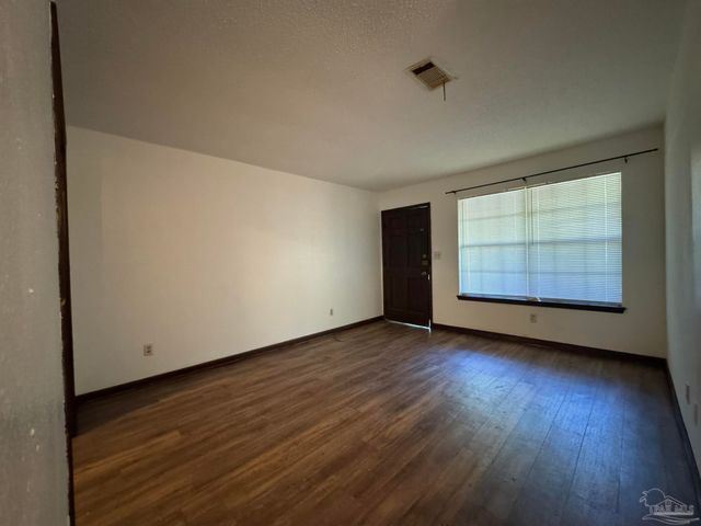718 Mills Ave A, Pensacola, FL 32507