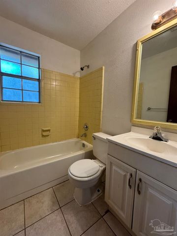 718 Mills Ave A, Pensacola, FL 32507