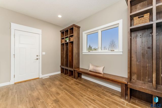 7317 S Elmstead Cir Circle, Sioux Falls, SD 57108