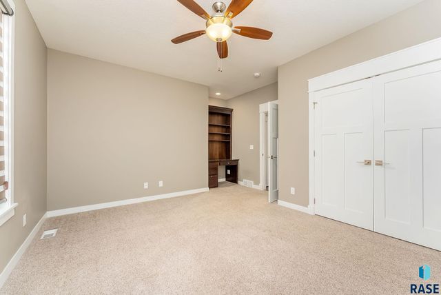 7317 S Elmstead Cir Circle, Sioux Falls, SD 57108