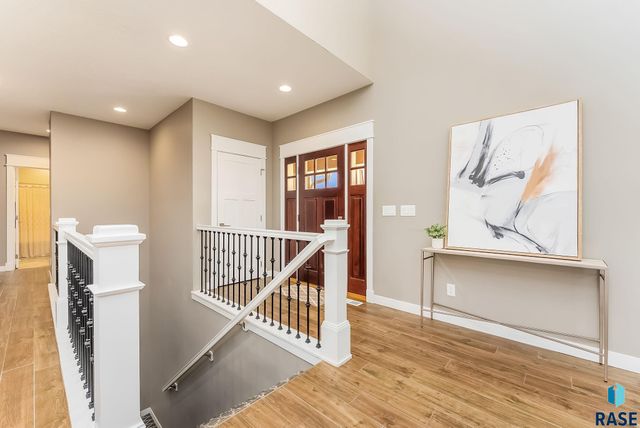 7317 S Elmstead Cir Circle, Sioux Falls, SD 57108