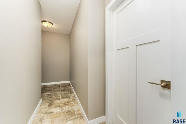 7317 S Elmstead Cir Circle, Sioux Falls, SD 57108