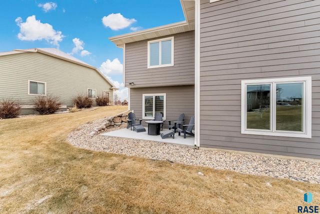 7317 S Elmstead Cir Circle, Sioux Falls, SD 57108