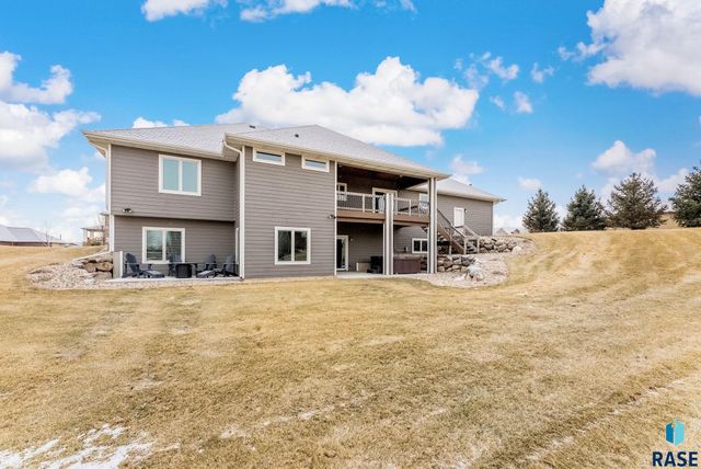 7317 S Elmstead Cir Circle, Sioux Falls, SD 57108