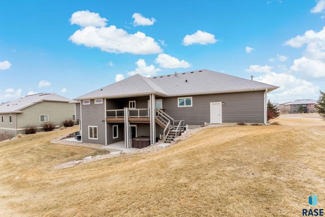 7317 S Elmstead Cir Circle, Sioux Falls, SD 57108