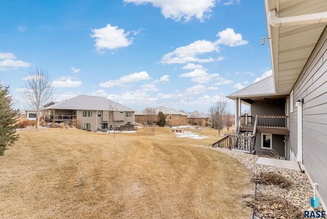 7317 S Elmstead Cir Circle, Sioux Falls, SD 57108