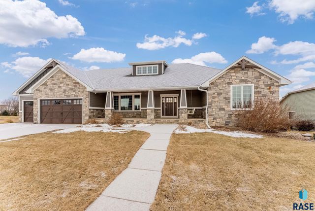 7317 S Elmstead Cir Circle, Sioux Falls, SD 57108
