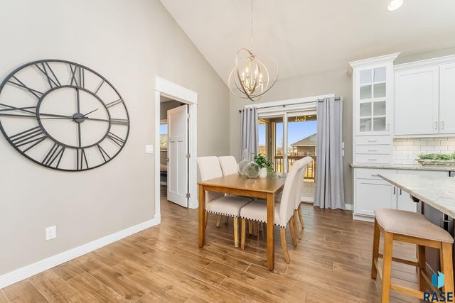 7317 S Elmstead Cir Circle, Sioux Falls, SD 57108