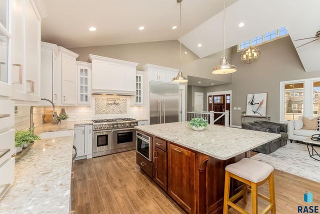 7317 S Elmstead Cir Circle, Sioux Falls, SD 57108