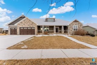 7317 S Elmstead Cir Circle, Sioux Falls, SD 57108