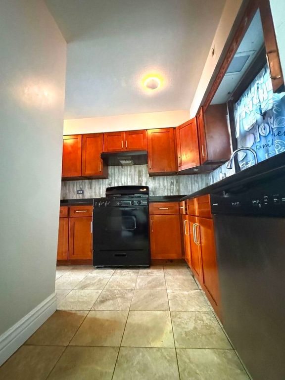 111 S Hale Avenue, Bartlett, IL 60103 — photo 5