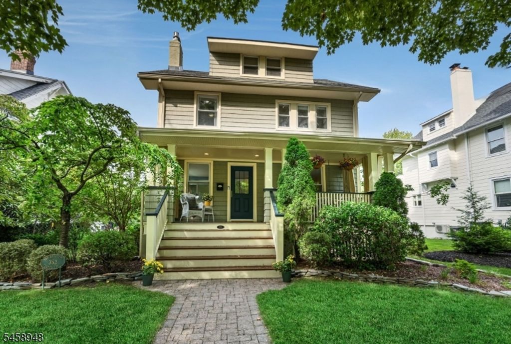 353 Franklin Ave, Ridgewood Village, NJ 07450 — exterior