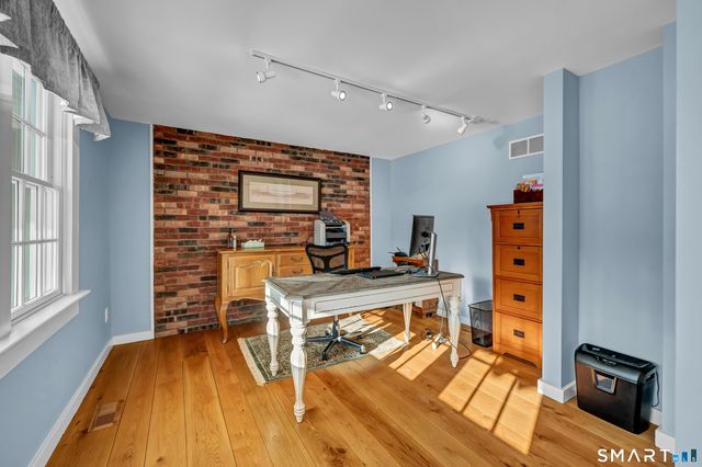 14 Dinglebrook Lane, Newtown, CT 06470