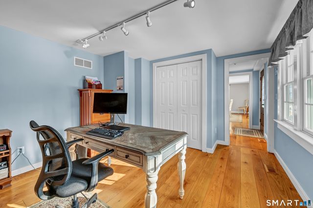 14 Dinglebrook Lane, Newtown, CT 06470