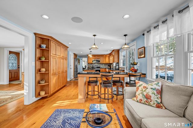 14 Dinglebrook Lane, Newtown, CT 06470