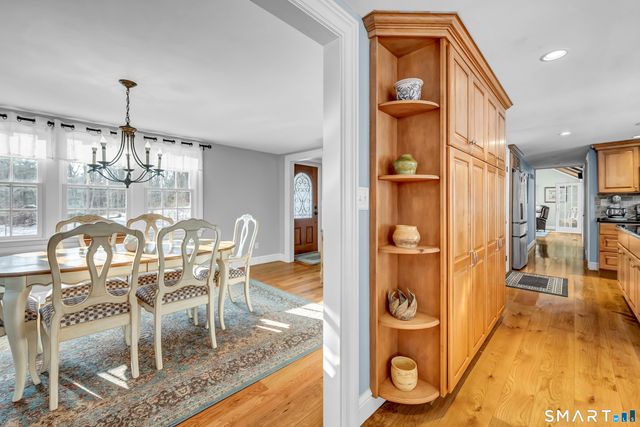 14 Dinglebrook Lane, Newtown, CT 06470