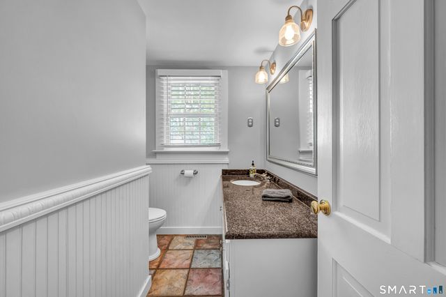 14 Dinglebrook Lane, Newtown, CT 06470