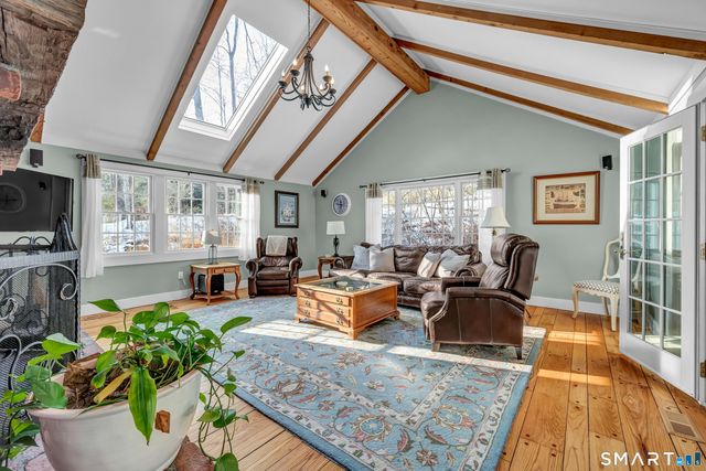 14 Dinglebrook Lane, Newtown, CT 06470