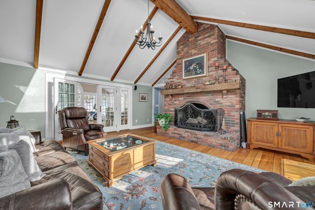 14 Dinglebrook Lane, Newtown, CT 06470