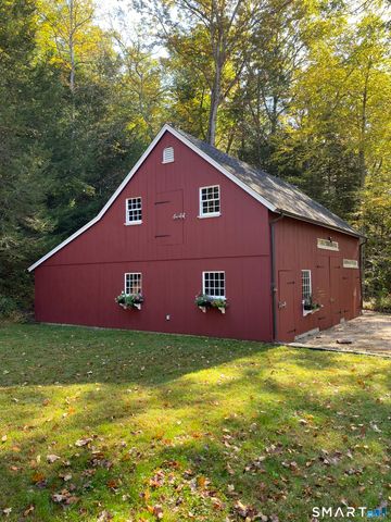 14 Dinglebrook Lane, Newtown, CT 06470