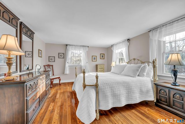 14 Dinglebrook Lane, Newtown, CT 06470