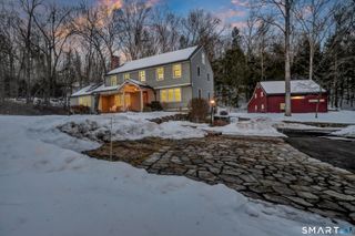 14 Dinglebrook Lane, Newtown, CT 06470