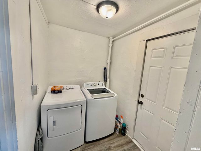 407 E 14TH Street, Davenport, IA 52803