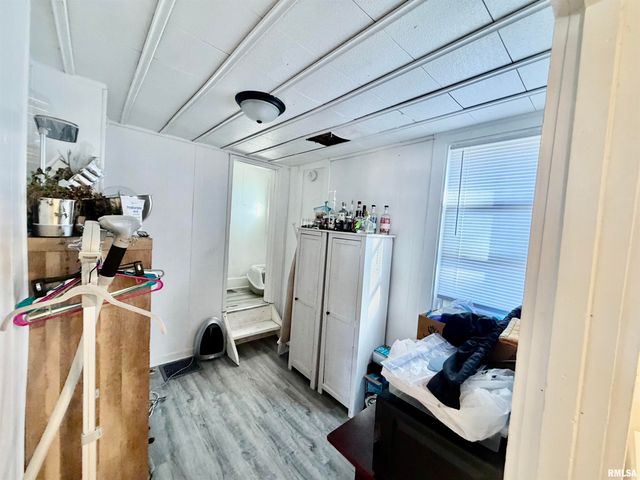 407 E 14TH Street, Davenport, IA 52803