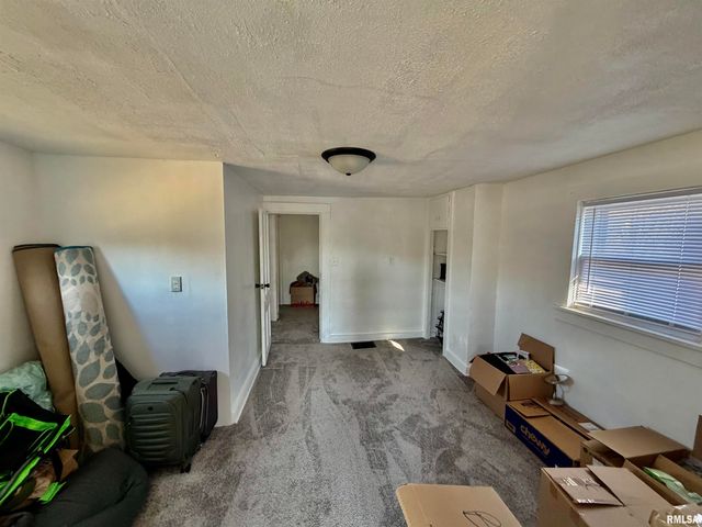 407 E 14TH Street, Davenport, IA 52803