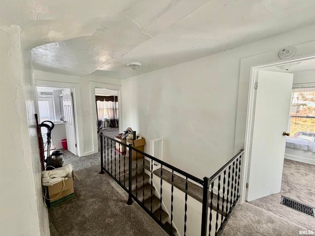 407 E 14TH Street, Davenport, IA 52803