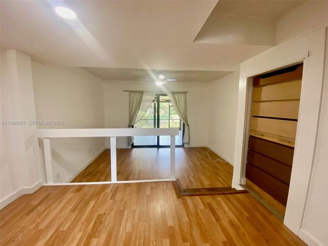 8975 Palm Tree Ln 8975, Pembroke Pines, FL 33024
