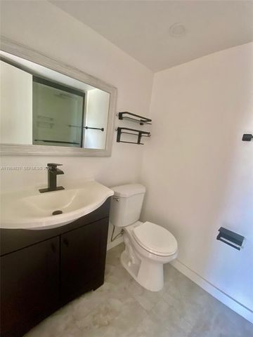 8975 Palm Tree Ln 8975, Pembroke Pines, FL 33024