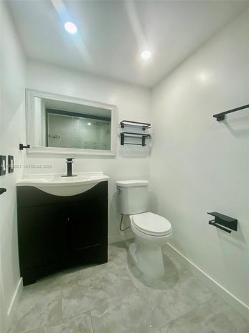 8975 Palm Tree Ln 8975, Pembroke Pines, FL 33024