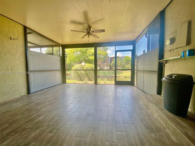 8975 Palm Tree Ln 8975, Pembroke Pines, FL 33024
