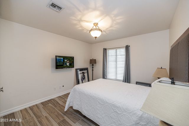 8176 E DEL BARQUERO Drive, Scottsdale, AZ 85258