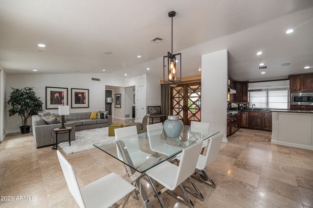 8176 E DEL BARQUERO Drive, Scottsdale, AZ 85258