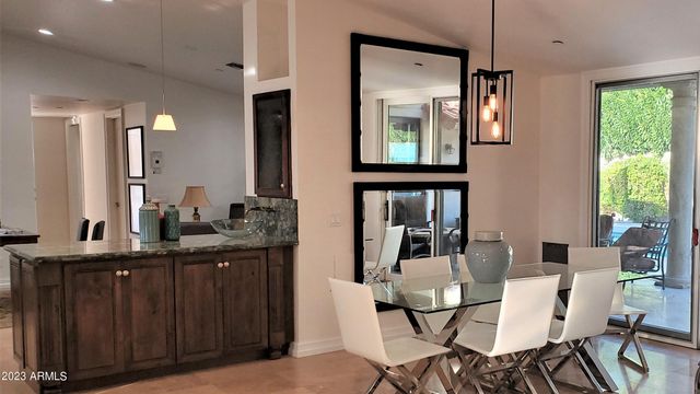 8176 E DEL BARQUERO Drive, Scottsdale, AZ 85258