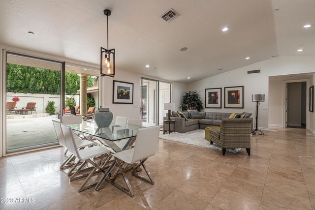 8176 E DEL BARQUERO Drive, Scottsdale, AZ 85258