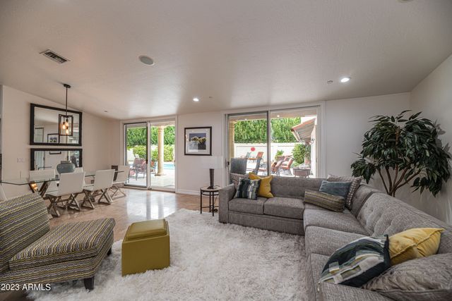 8176 E DEL BARQUERO Drive, Scottsdale, AZ 85258