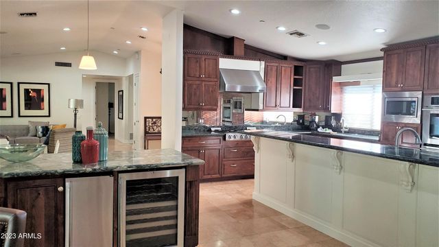 8176 E DEL BARQUERO Drive, Scottsdale, AZ 85258