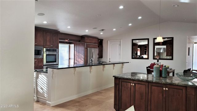 8176 E DEL BARQUERO Drive, Scottsdale, AZ 85258