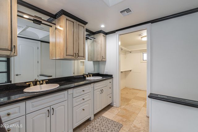 8176 E DEL BARQUERO Drive, Scottsdale, AZ 85258