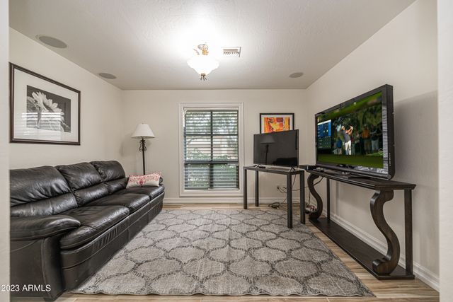 8176 E DEL BARQUERO Drive, Scottsdale, AZ 85258