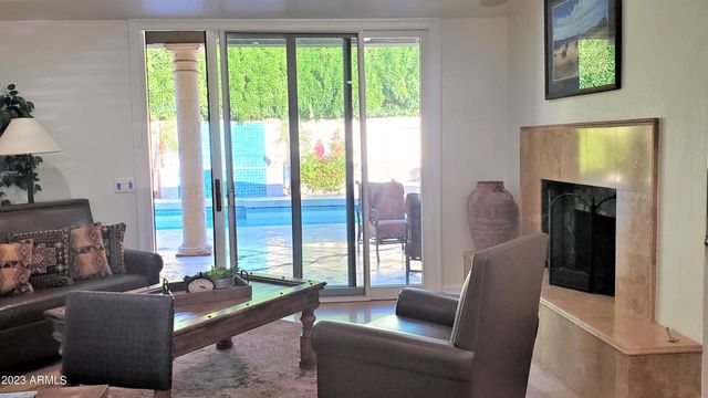 8176 E DEL BARQUERO Drive, Scottsdale, AZ 85258