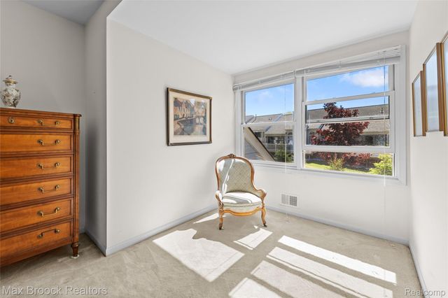 2456 Inglehill Point, Bloomfield Charter Township, MI 48304