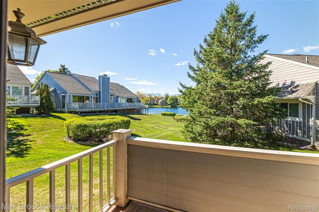 2456 Inglehill Point, Bloomfield Charter Township, MI 48304