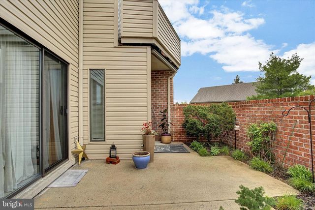 609 CHERRINGTON DR, Harrisburg, PA 17110